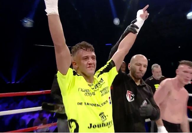 Redouan Laarkoubi verslaat Nordin Van Roosmalen en pakt de Enfusion 75kg wereldtitel