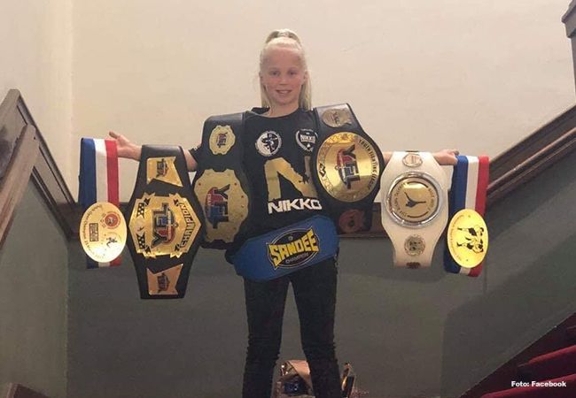 Kickbokstalent Roxanne Kivits pakt wereldtitels in Italië