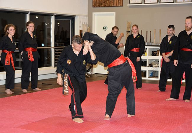 Vechtsport Info trainde mee bij Sam Lung Martial Arts