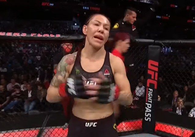 Cris Cyborg in onderhandeling met Bellator