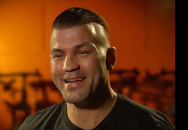 MMA Veteraan Steve Bosse de ring in tegen voormalig bokskampioen