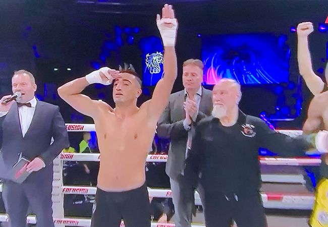 Kickboksen: Tayfun Ozcan dubbel wereldkampioen in Abu Dhabi