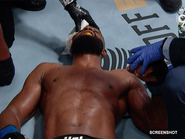 ZWARE BLESSURE: UFC vechter Tyron Woodley flink gesloopt