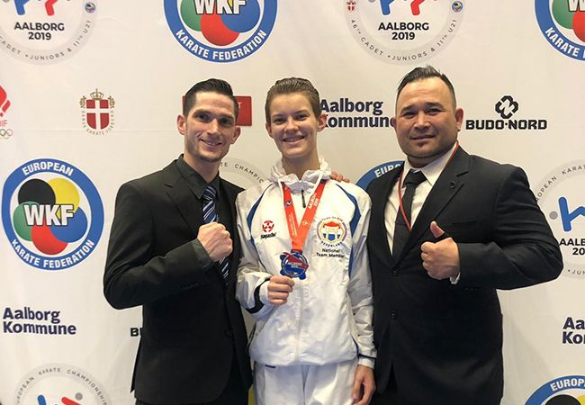 Melissa van Oudenaarden pakt zilver bij het EK Karate