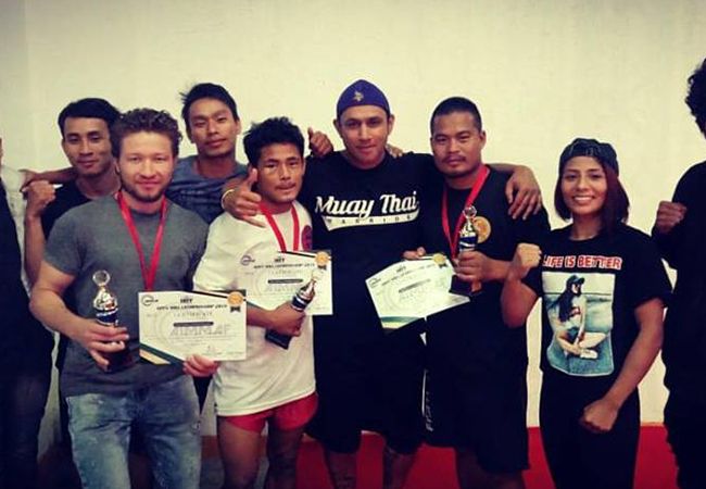 Vies meneertje bedreigd MMA-coach met de dood