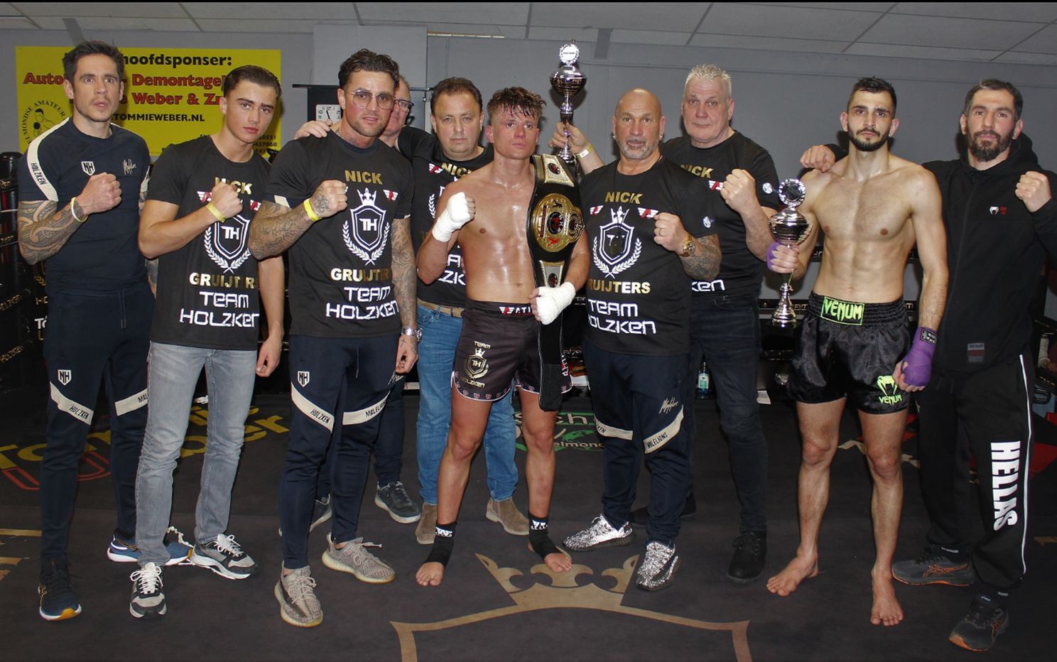 Topkickbokser Nieky Holzken traint talenten naar de top! 'Mooie toekomst'