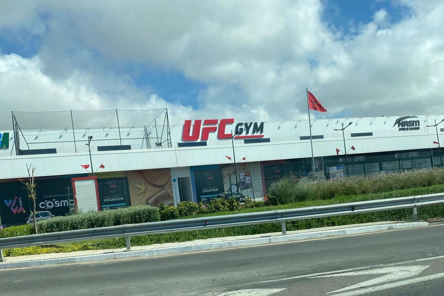 Badr Hari krijgt geduchte concurrent: 'UFC opent gym's in Marokko'