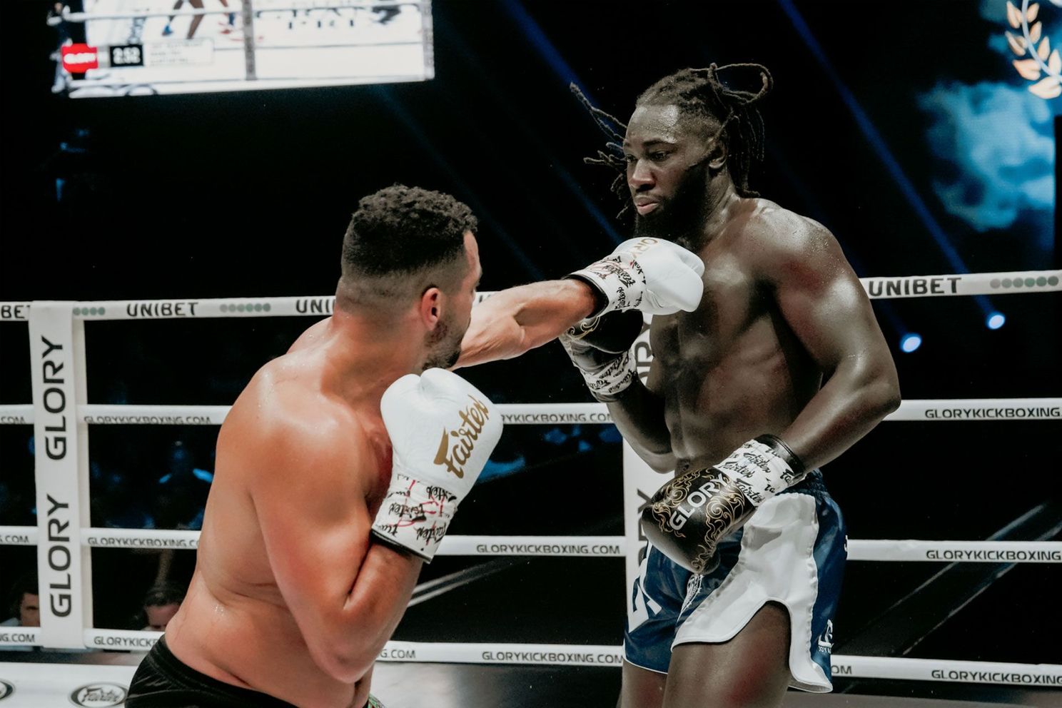 Knalpartij! Cem Caceres terug in de ring bij Glory Collision 7