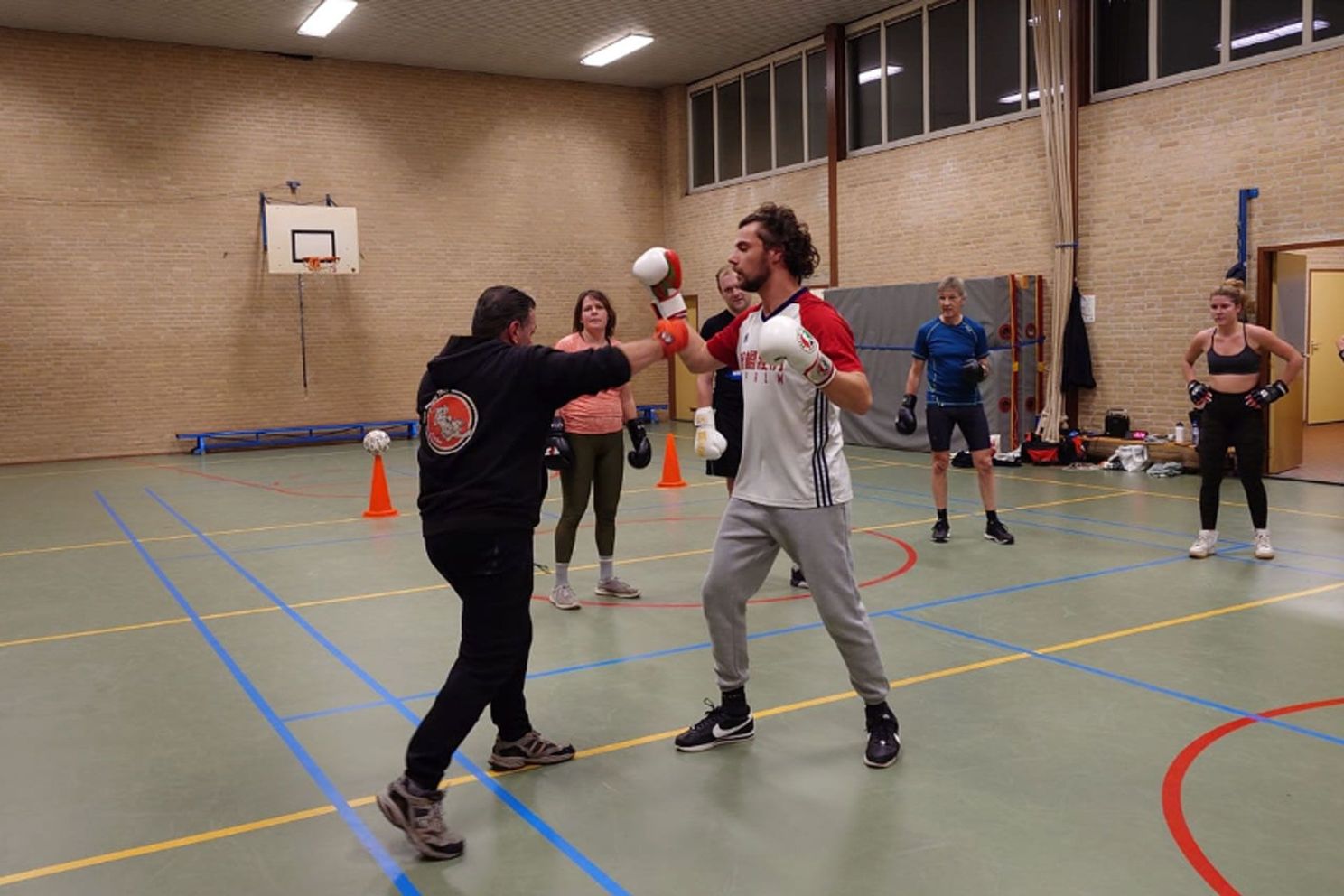 Nieuwe kickboksschool in Wolfheze: toegankelijk voor jong en oud