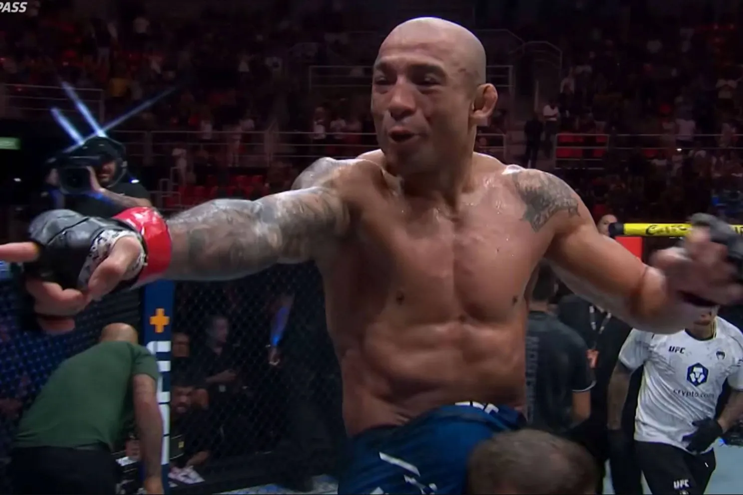 UFC dumpt vechtlegende en fans flippen - “Dit voelt niet eerlijk!”