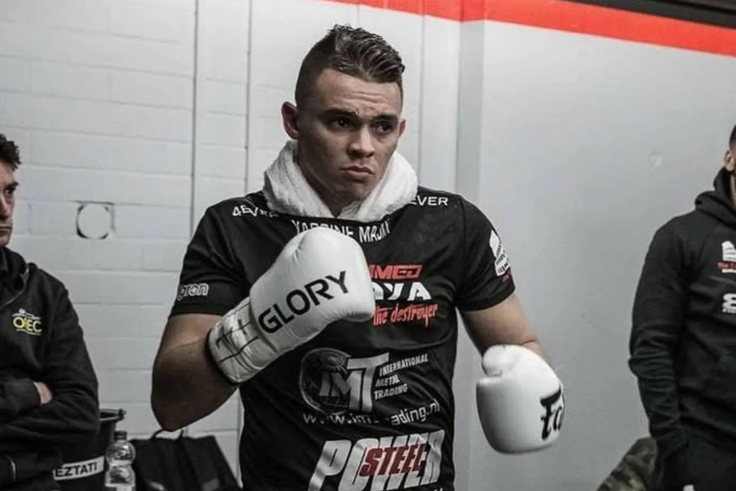 Mo Jaraya keihard terug - bewijst dat hij nog altijd de baas is in de ring