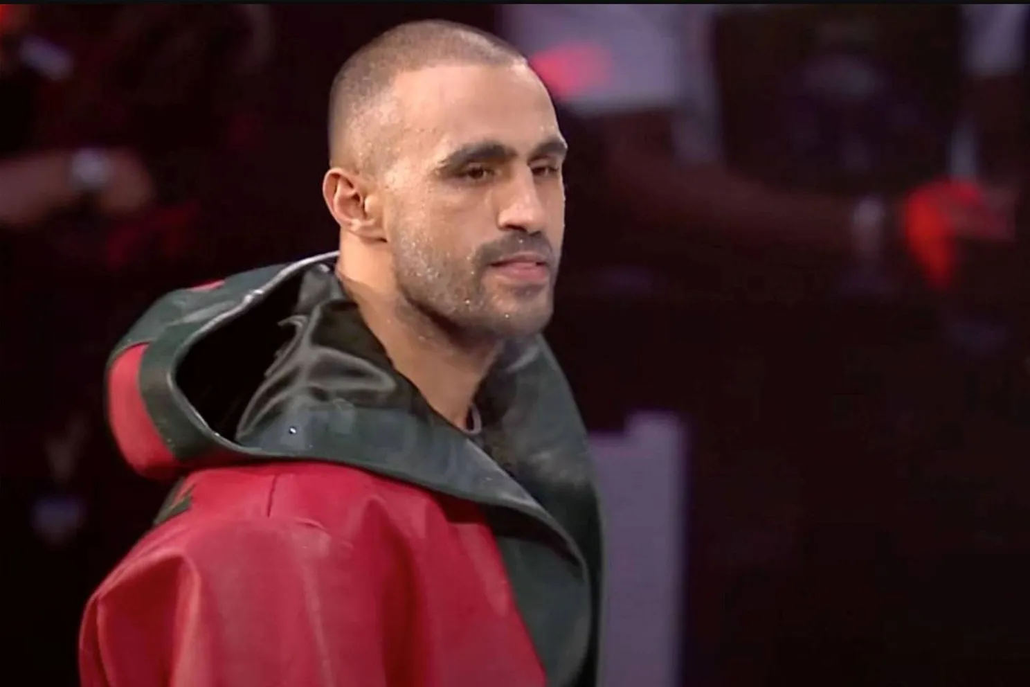 Badr Hari deelt emotioneel moment met zijn kinderen tijdens offerfeest
