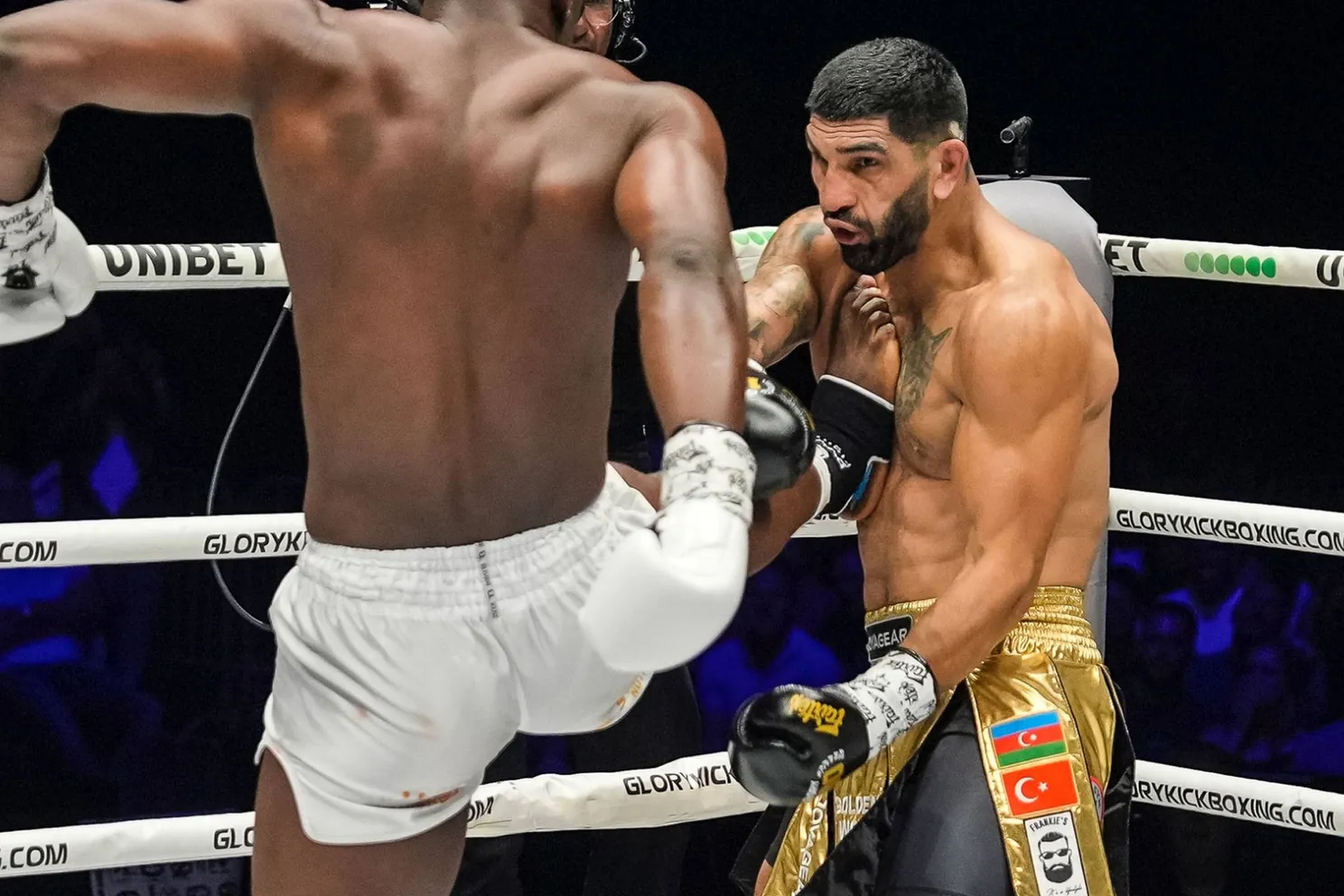 Glory idool Rajabzadeh breekt stilte na Glory 100 straatgevecht - 'niets om trots op te zijn'