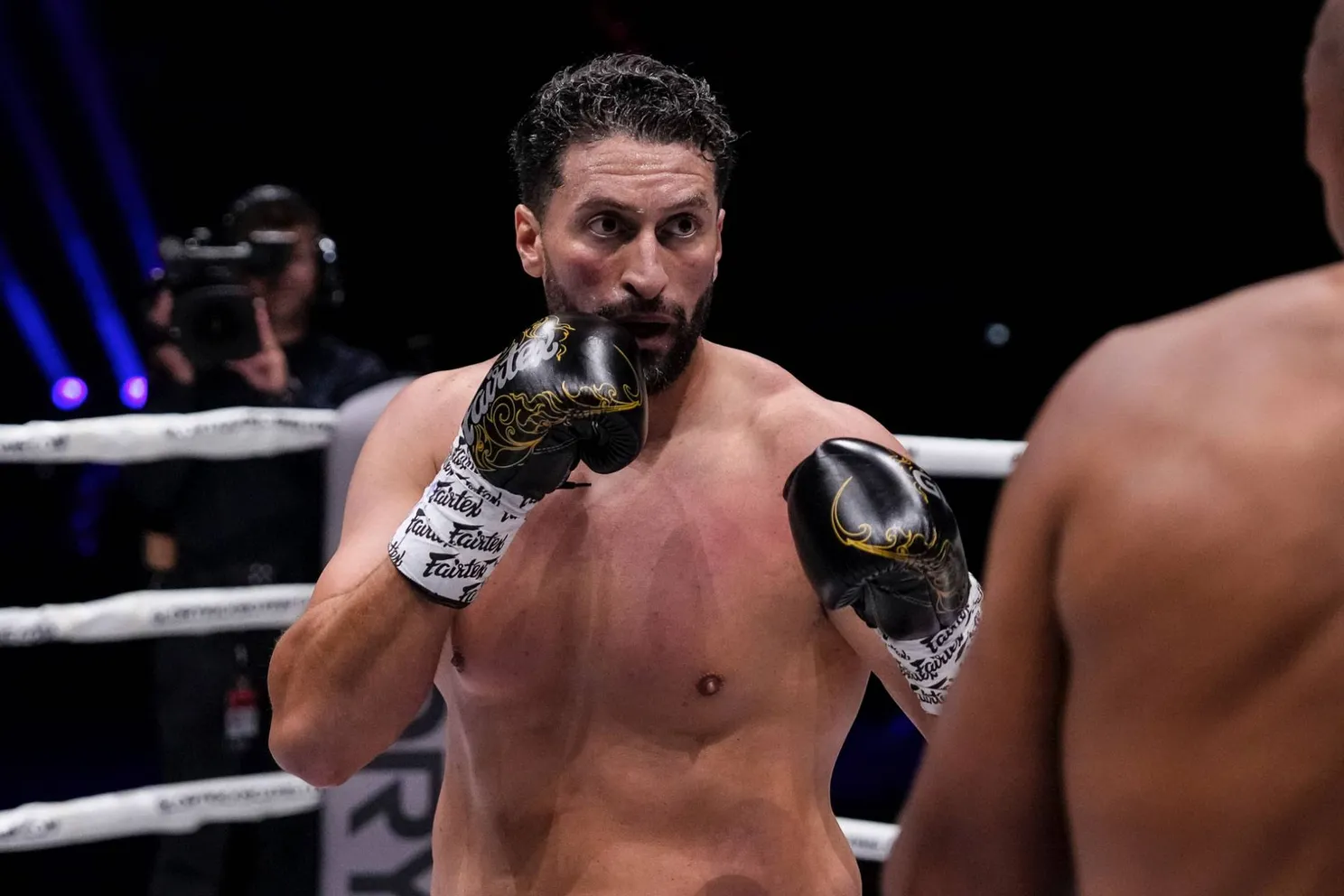 Jamal Ben Saddik kondigt comeback aan na zware knock-out tegen Levi Rigters