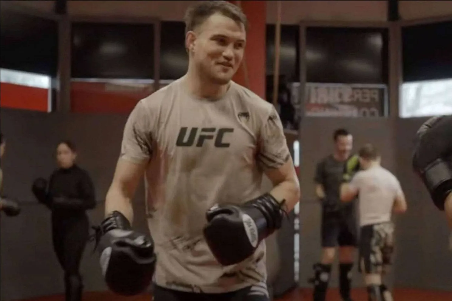 Nederlandse UFC vechter Errens smeekt na tragedie in Parijs om tweede kans