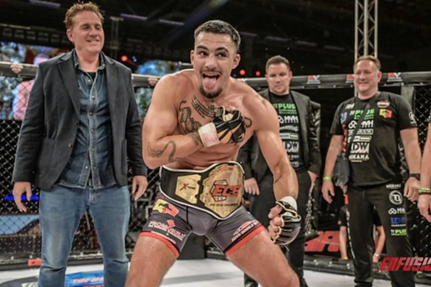 Drama voor topkickbokser Thian de Vries - maandenlang uitgeschakeld na gevecht