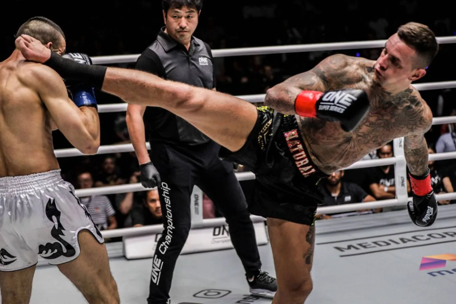 Nieky Holzken ziet einde als kickbokser - maar laat vuisten nog spreken