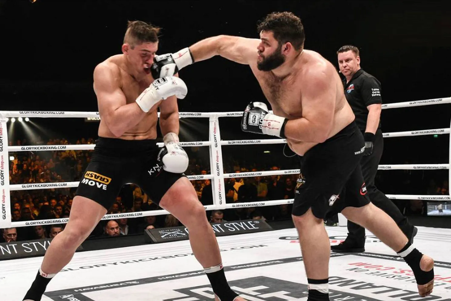 Glory zet oud Rico Verhoeven tegenstander Ismael Lazaar in de ring