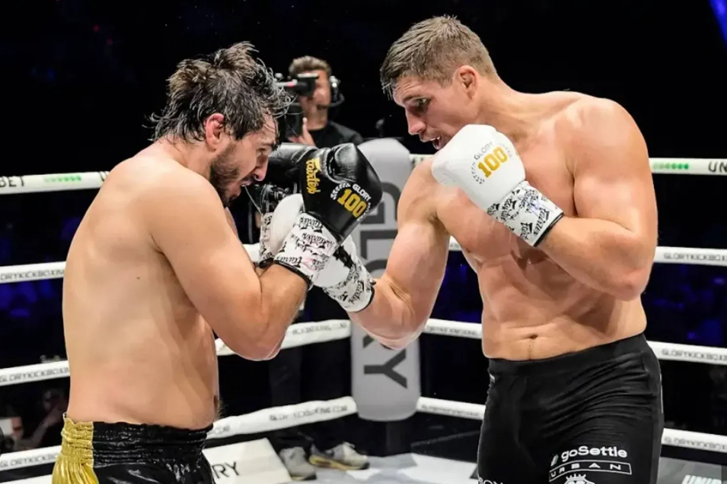 Ex-Glory kampioen breekt Nederlands kickboksen stijl af - Dit is waarom het faalt