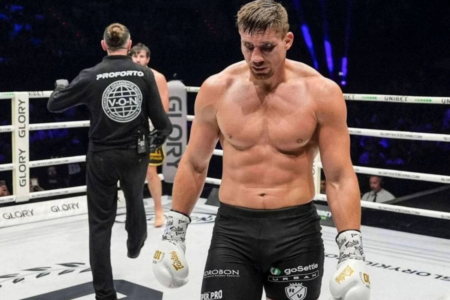 Rico Verhoeven stopt bij Glory en legt wereldtitel neer - einde van een tijdperk