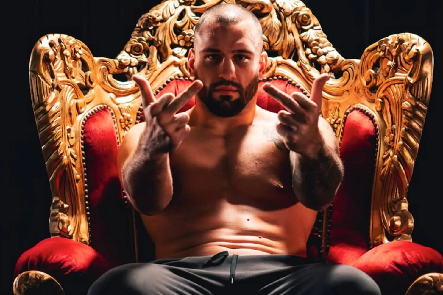 ‘Waar is Plazibat?’ – topfavoriet haakt af vlak voor Glory 105 zwaargewichttoernooi