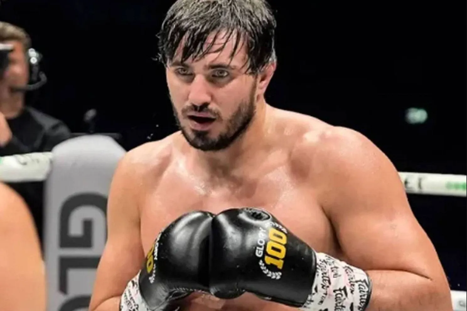 Vakhitovs comeback bij Glory van de baan – pech blijft oud-kampioen achtervolgen