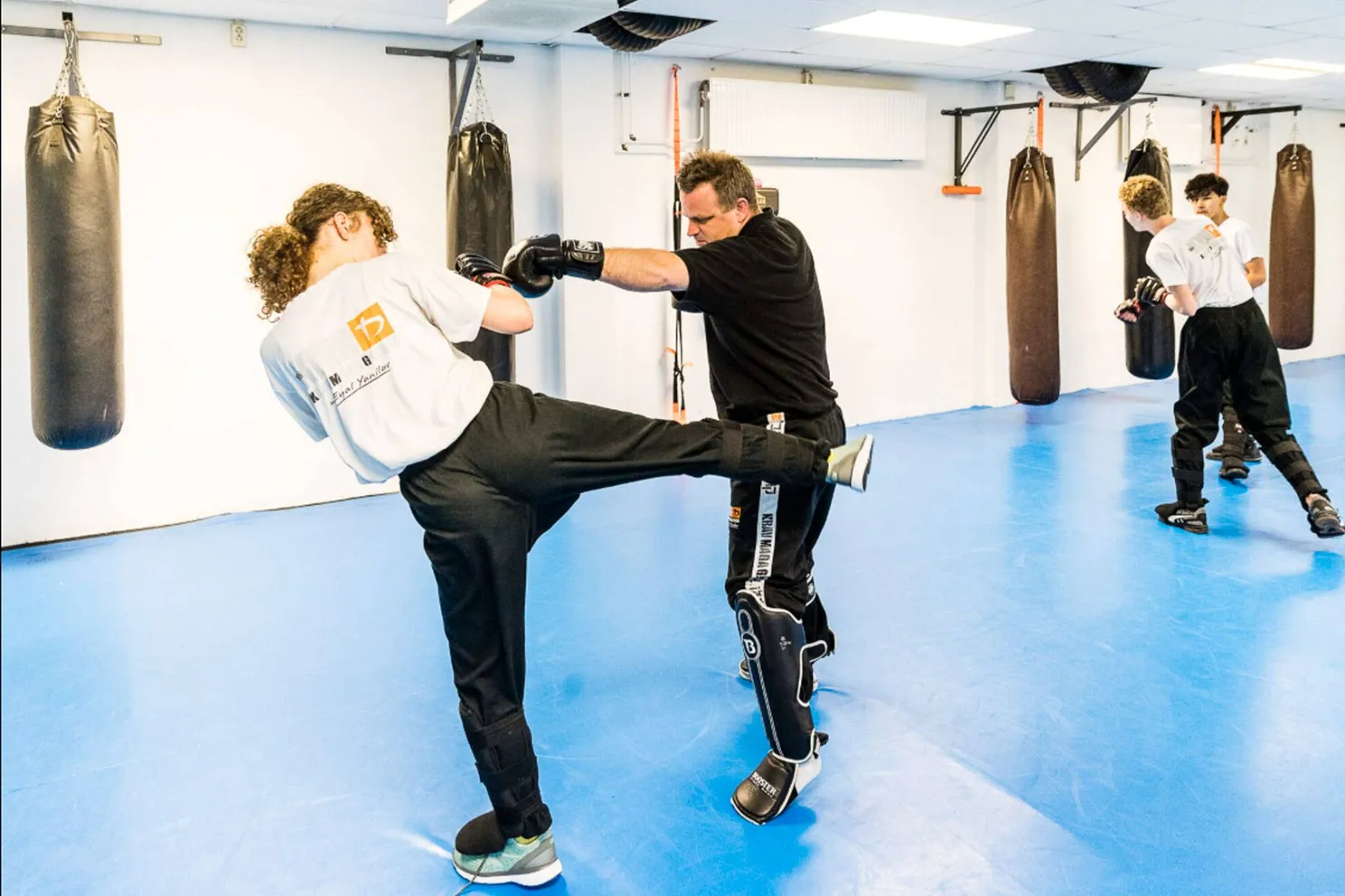 “Agressie stopt niet vanzelf”: Nieuwe Krav Maga-training maakt werkvloer veiliger