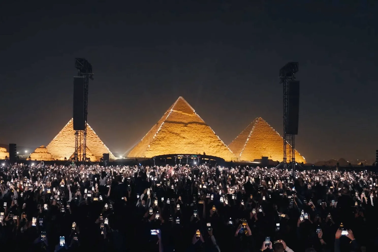 dj Tiësto  pyramides