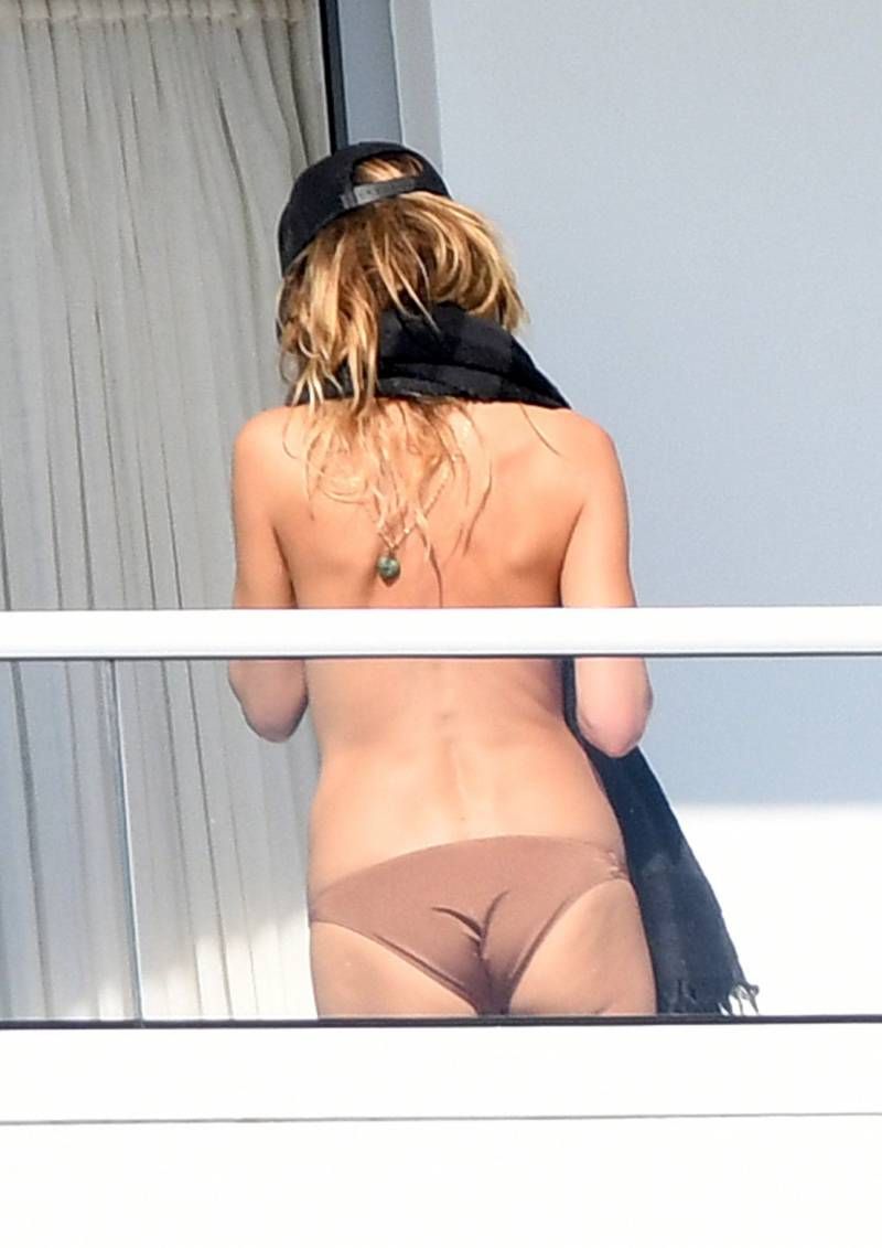 Heidi Klum topless gekiekt in Miami