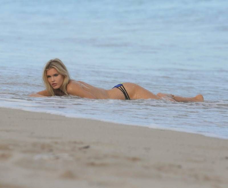 Joy Corrigan aan het schieten voor Sports Illustrated in Miami