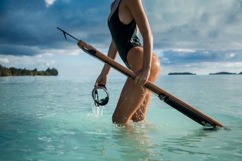 Alexis Ren op Bora Bora gekiekt door Kim Akrich