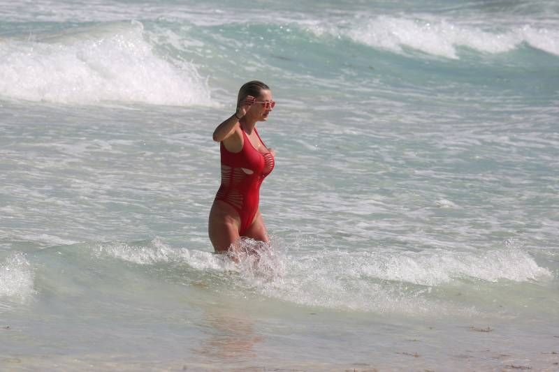 Caroline Vreeland doet Tulum in Baywatch style