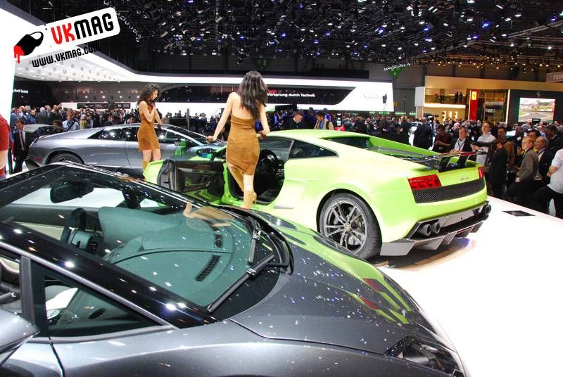 Autosalon Geneve 2010: De dames van Lamborghini