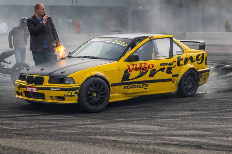 Gewoon 50 brute en mooie foto's van 100% Tuning in Ahoy