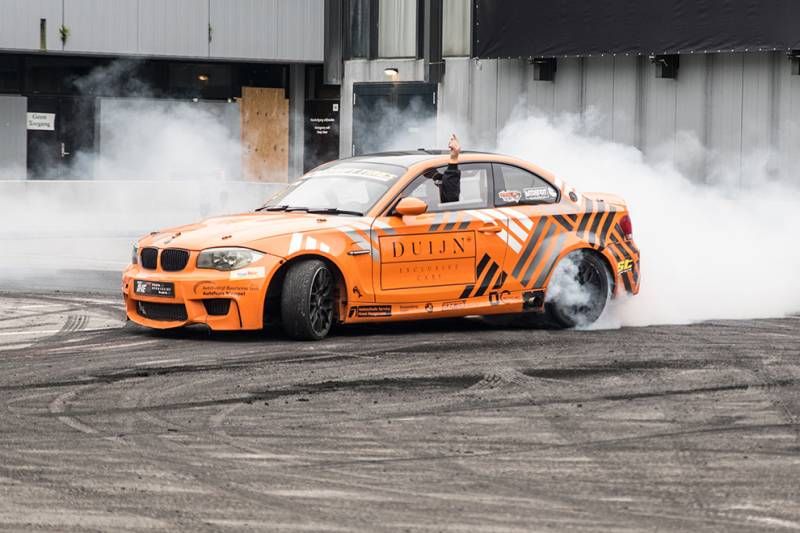 Gewoon 50 brute en mooie foto's van 100% Tuning in Ahoy