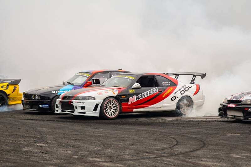 Gewoon 50 brute en mooie foto's van 100% Tuning in Ahoy