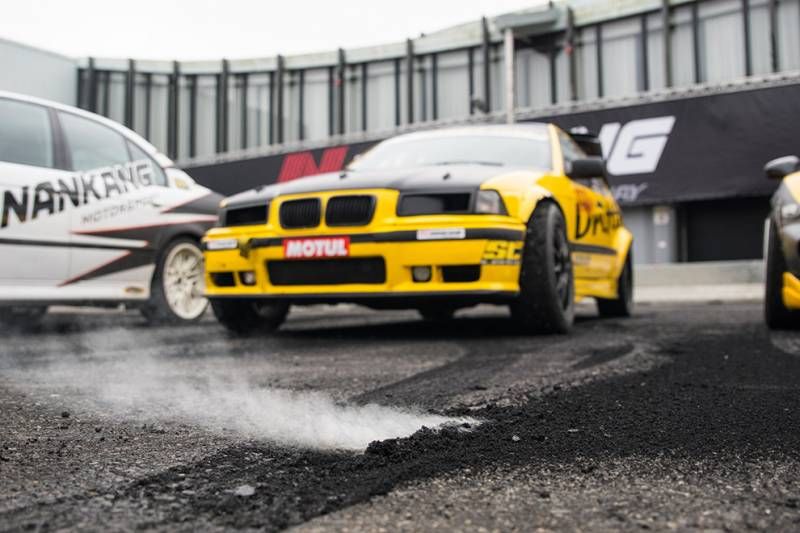 Gewoon 50 brute en mooie foto's van 100% Tuning in Ahoy