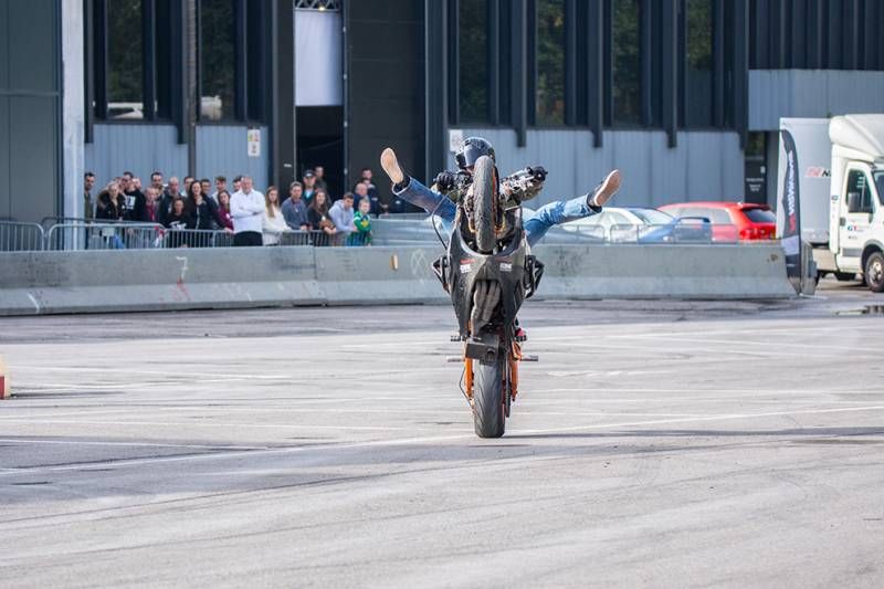 Gewoon 50 brute en mooie foto's van 100% Tuning in Ahoy