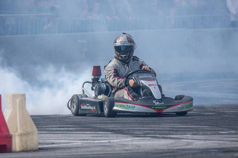 Gewoon 50 brute en mooie foto's van 100% Tuning in Ahoy