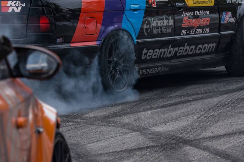 Gewoon 50 brute en mooie foto's van 100% Tuning in Ahoy