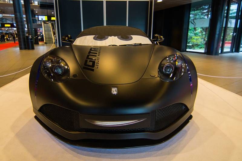 Gewoon 50 brute en mooie foto's van 100% Tuning in Ahoy