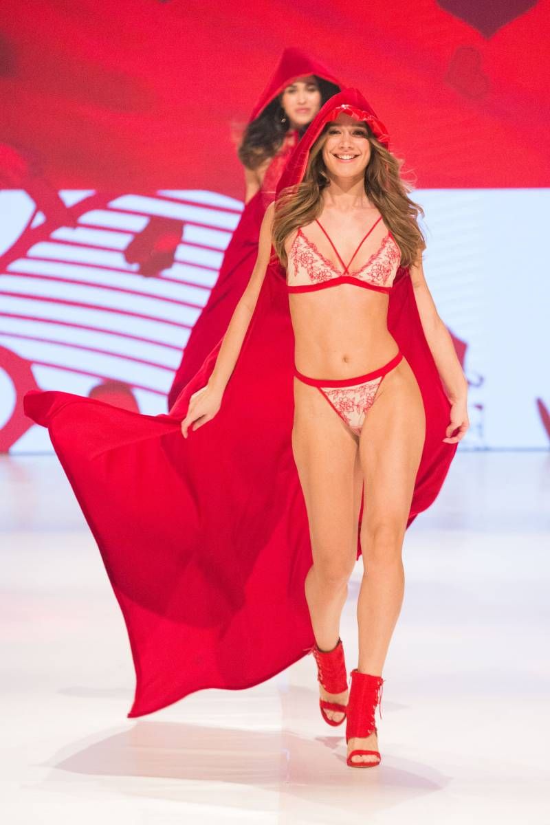 Oogsnoep: Hunkemöller Fashion Show 2018 gehost door Doutzen Kroes