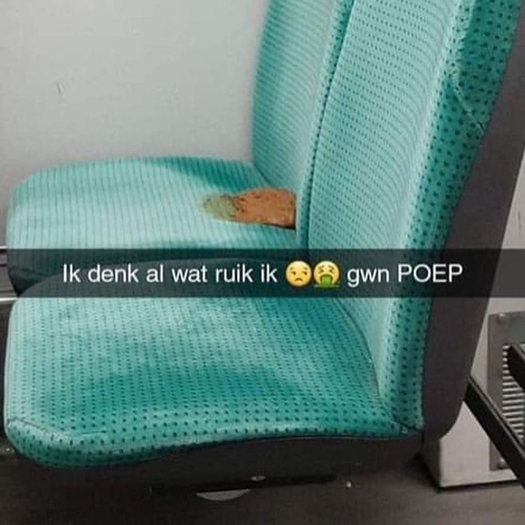 Iemand in de Rotterdamse metro heeft boodschap nummer 2 achtergelaten