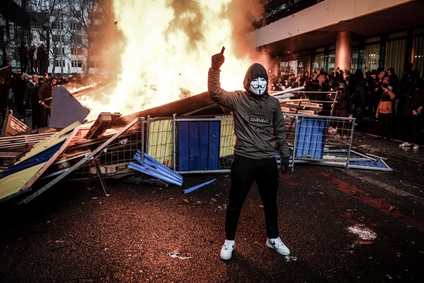 Het coronaprotest in het Belgische Brussel is ook gigantisch uit de hand gelopen