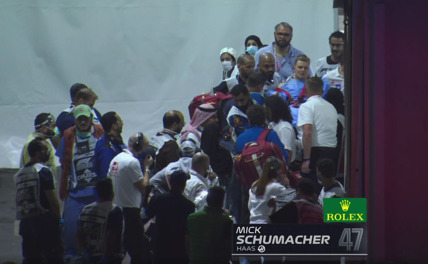 Hele zware crash van Mick Schumacher tijdens kwalificatie GP Saoedi-Arabië