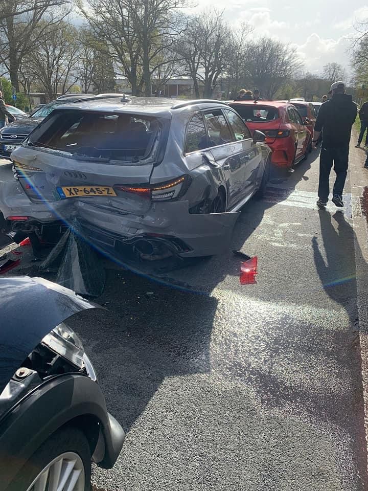 Audi RS4 afgeschreven nadat Mini erop klapte op heenweg naar Spring Event 2022