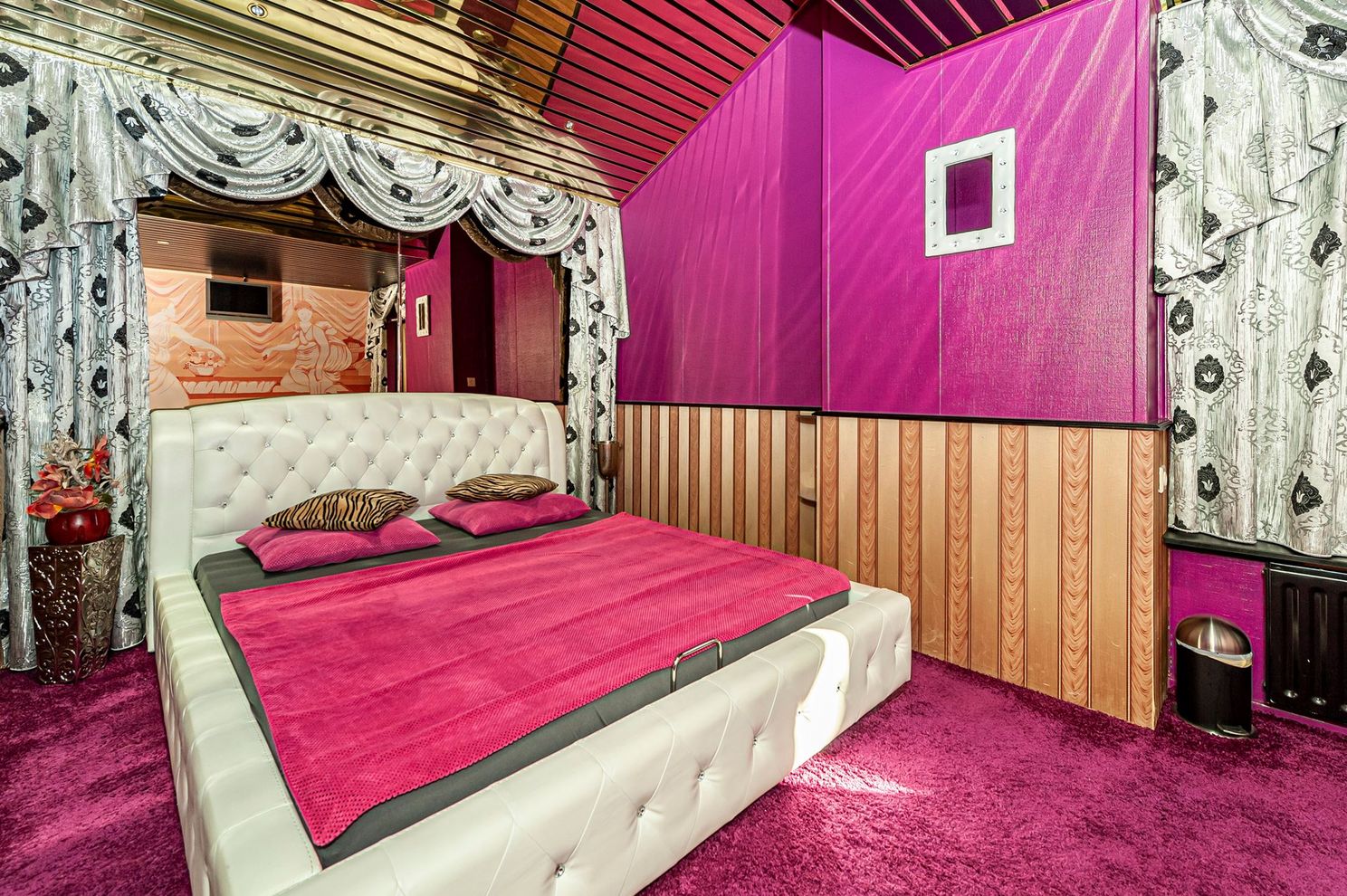 Shut Up and Take My Money: In Loon op Zand staat huis met cafe te koop