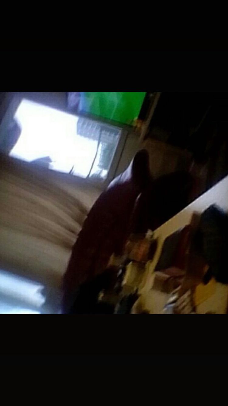 Ingebroken in auto van Jebroer, GPS horloges van zoontjes maken foto's van verdachte