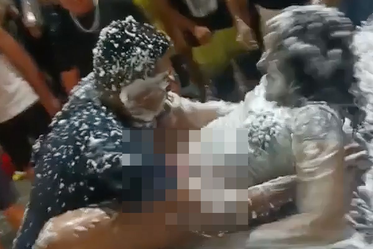 Carnaval in Salinas in Ecuador loopt helemaal uit de hand