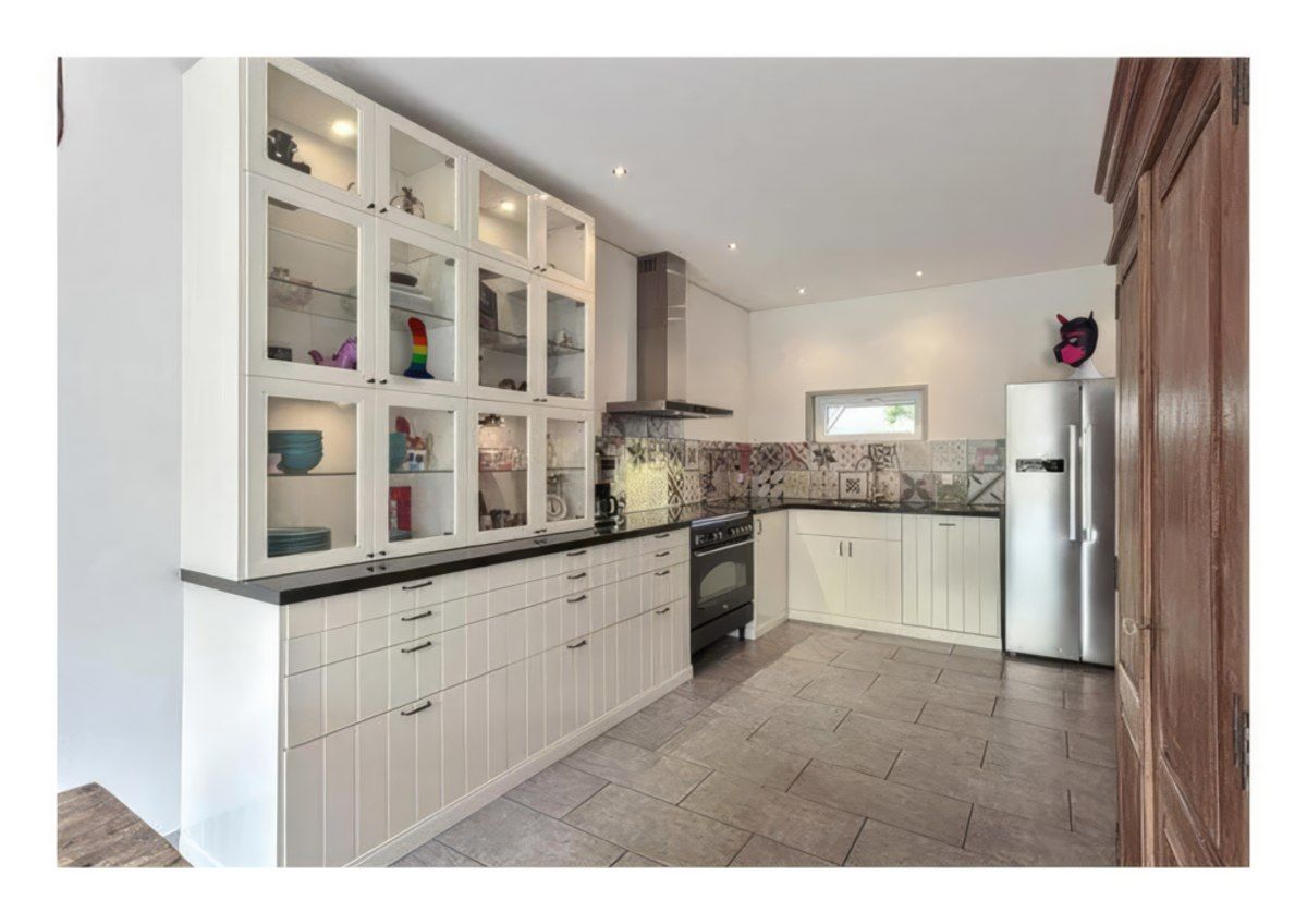 Speeltjes duidelijk niet opgeruimd op foto's van huis, maar dat is de bedoeling